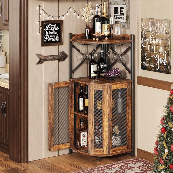 Home Bar Setup - ガラスホルダー付きコーナーバーキャビネット、狭いスペース用の工業用ワインラック、メッシュドア付き4段収納キャビネット、ホームミニバー