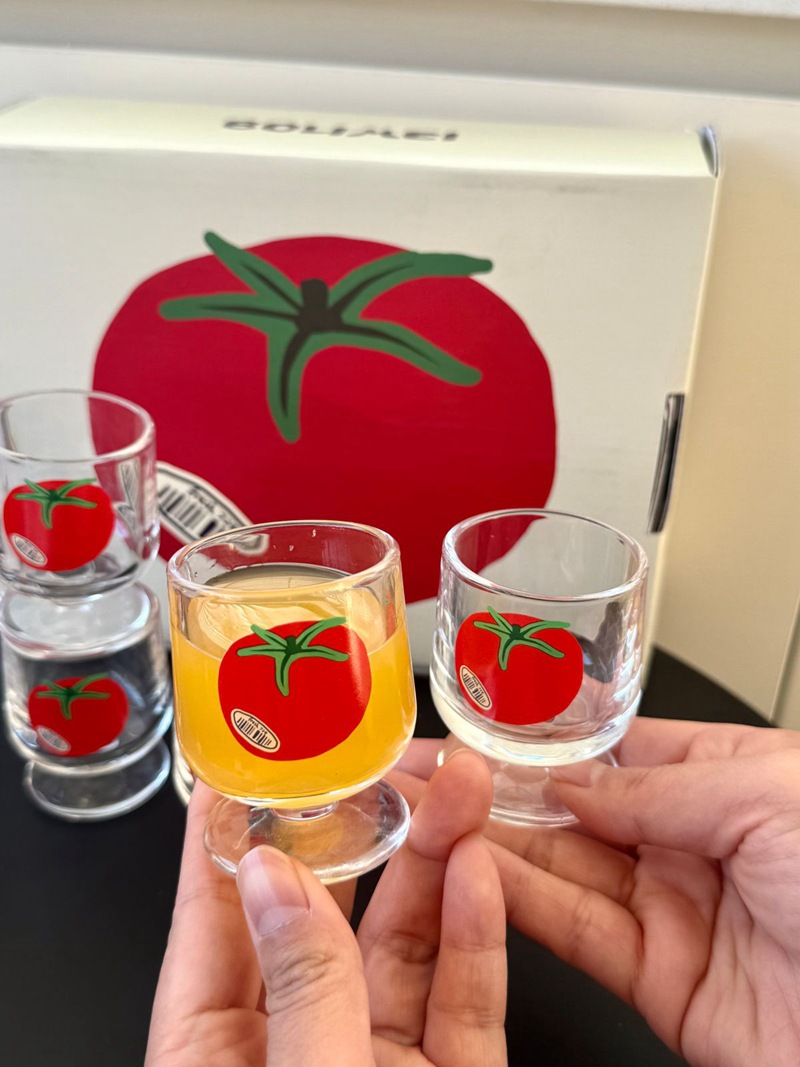 Highball Glass Set - かわいいトマト柄のハイボールグラスセット。韓国風の漫画デザインで、ウイスキーやその他の飲み物に最適なワイングラスとグラスのセット。