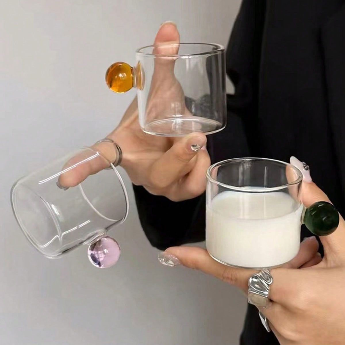 高品質でカラフルなガラス製ミルクカップ。丸い取っ手が付いてお - Highball Glass Set のレビューと価格
