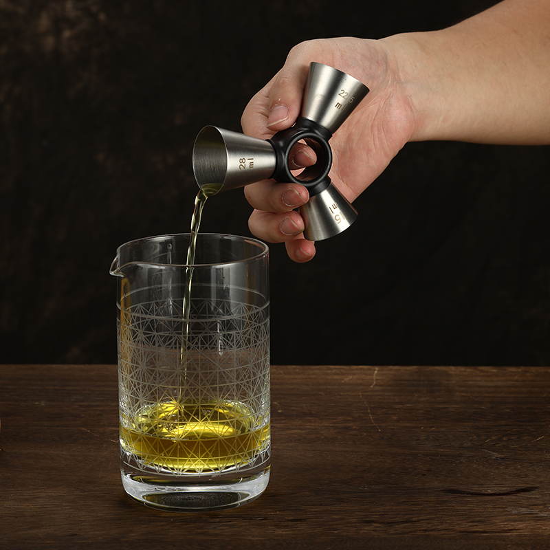 複数の測定を持つトリプルジガーカクテルジガー - Bitters Bottle Set のレビューと価格